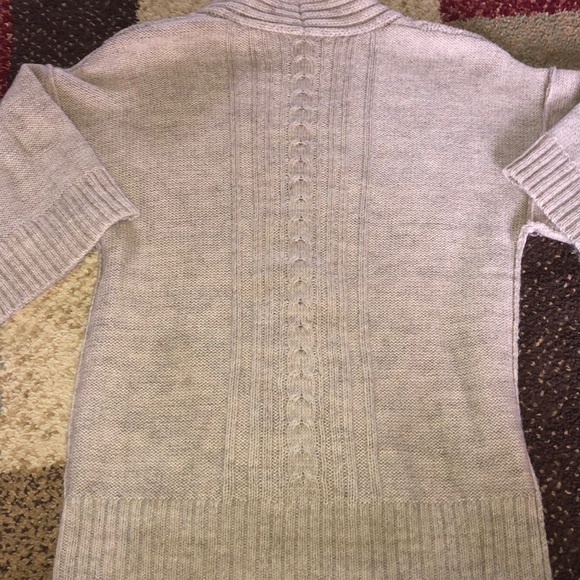 Banana Republic Sweater - Picture 4 of 5